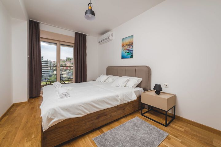 Room 17 of 46