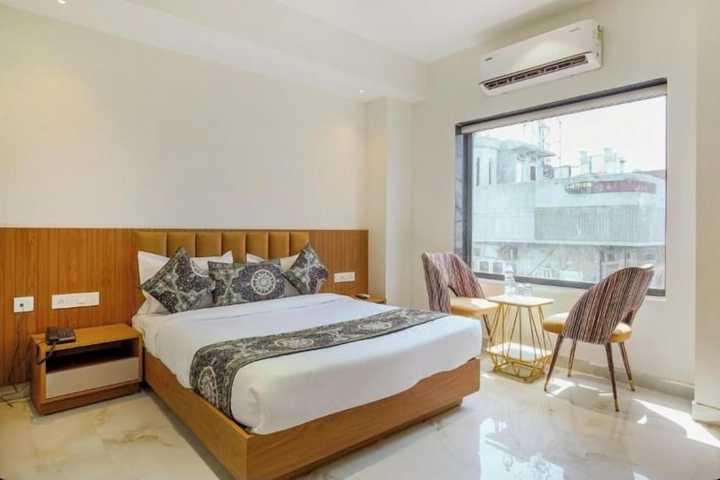 Room 3 of 11