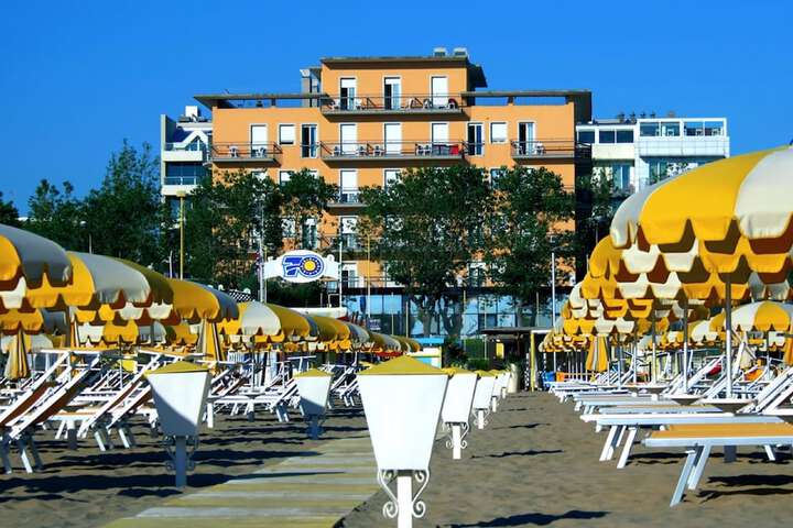 Beach 36 of 40