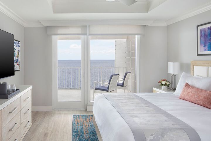 1 King Bed Hearing Accessible (4 of 26)