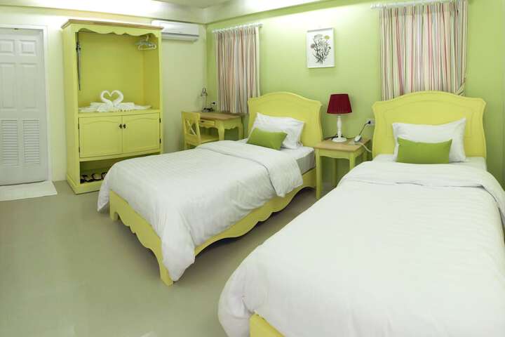 Room 4 of 48