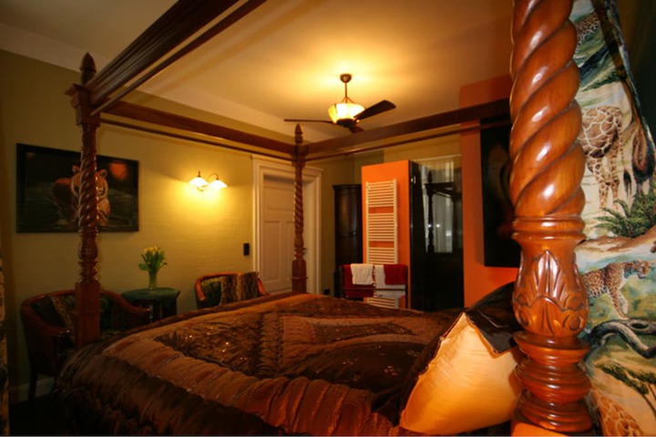 Room 6 of 30