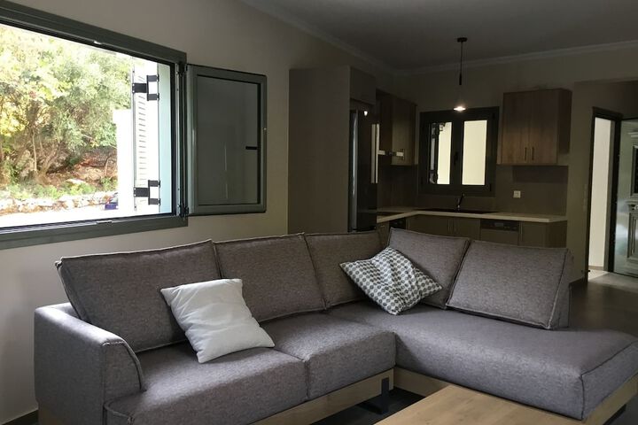 Room 11 of 34