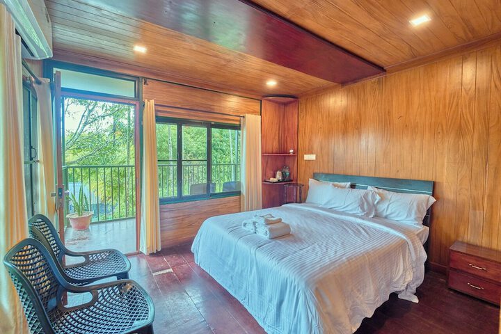 Room 12 of 74