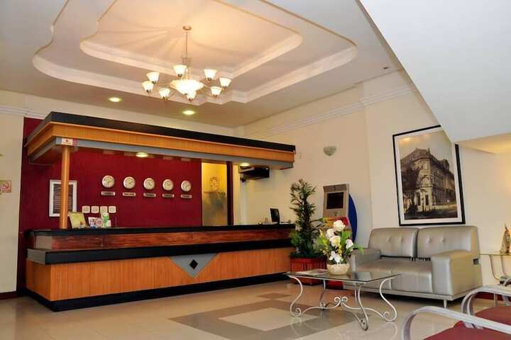 Check-in/check-out kiosk
