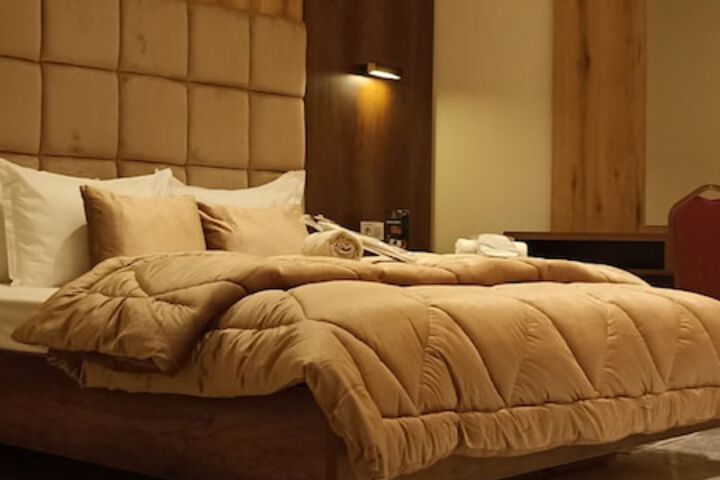 Room 3 of 18