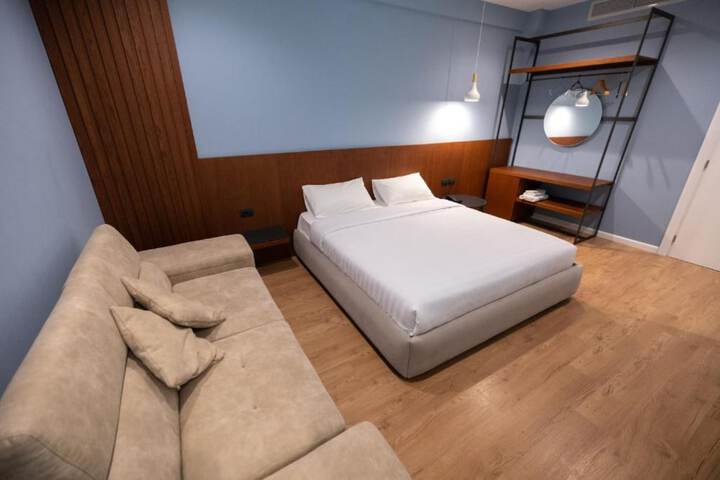 Room 32 of 52