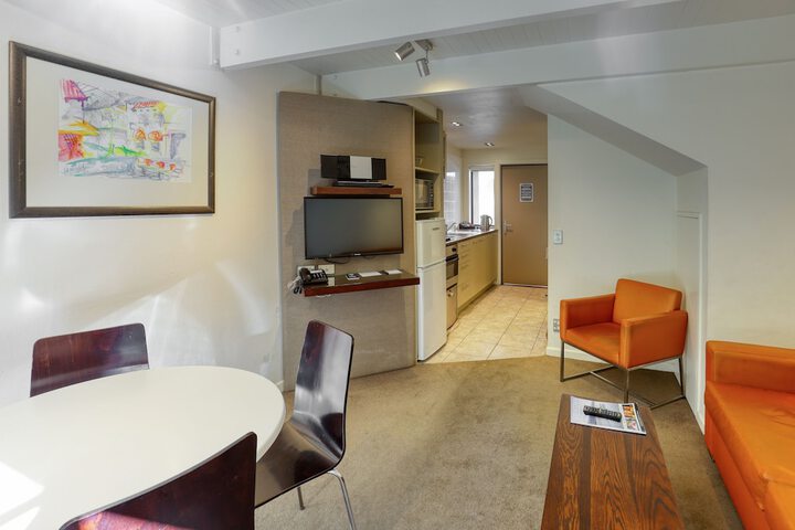 Room 65 of 106