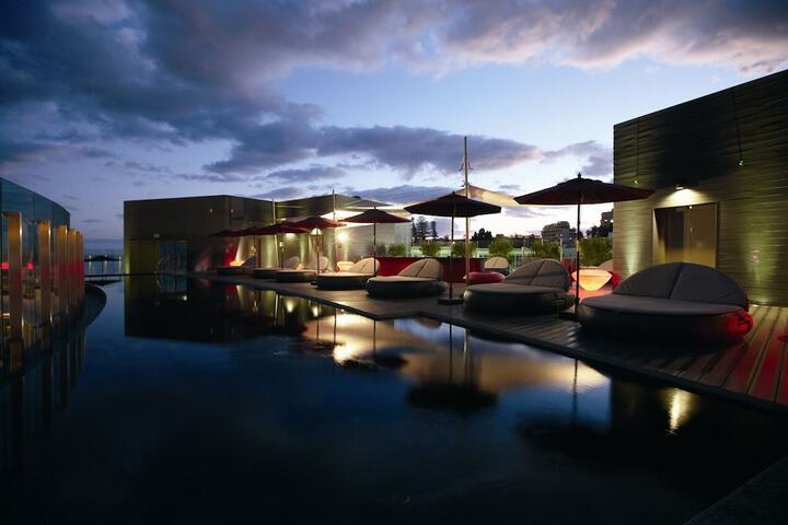 Hotel with Pool