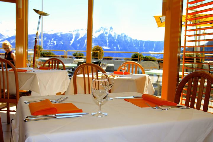 Dining 58 of 65