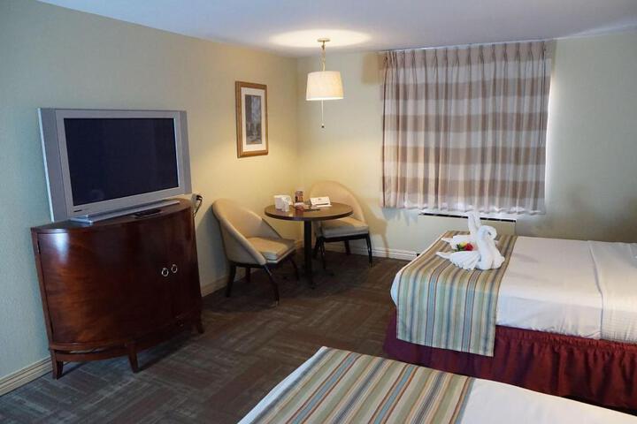 2 Queen Beds Superior Room (1 of 10)