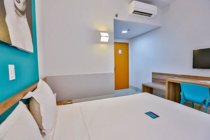 Room 8 of 43