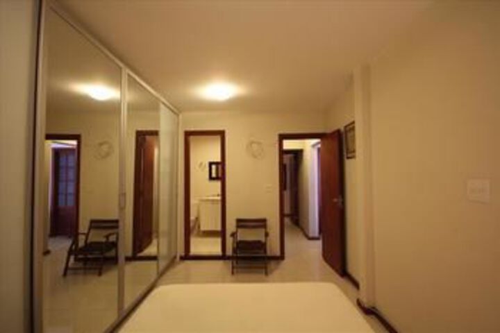 Room 18 of 32