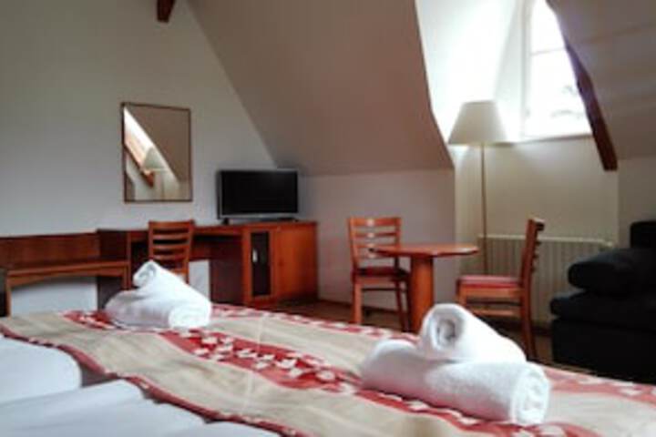 Room 13 of 324