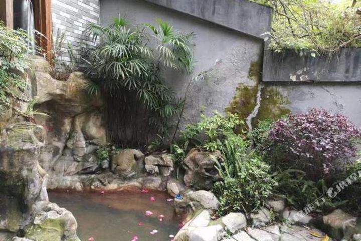 Chongqing White-collars East Hotspring Hotel