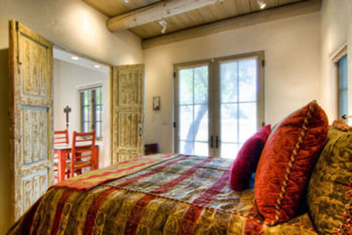 Room 11 of 24