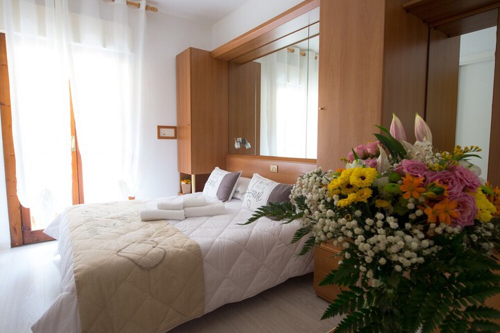 Room 28 of 87