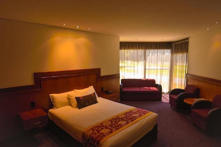 Room 12 of 33