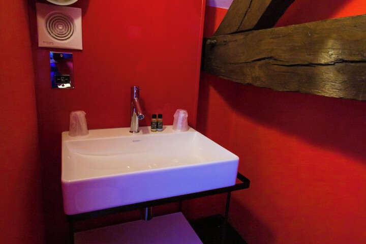 Room 19 of 39