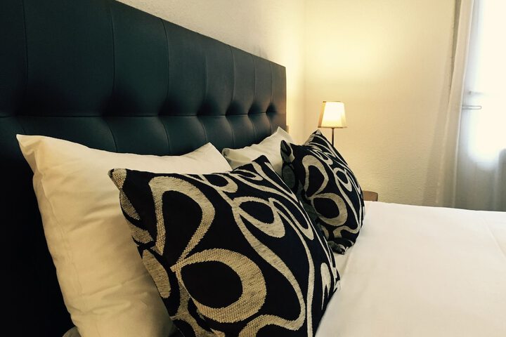 Room 4 of 33