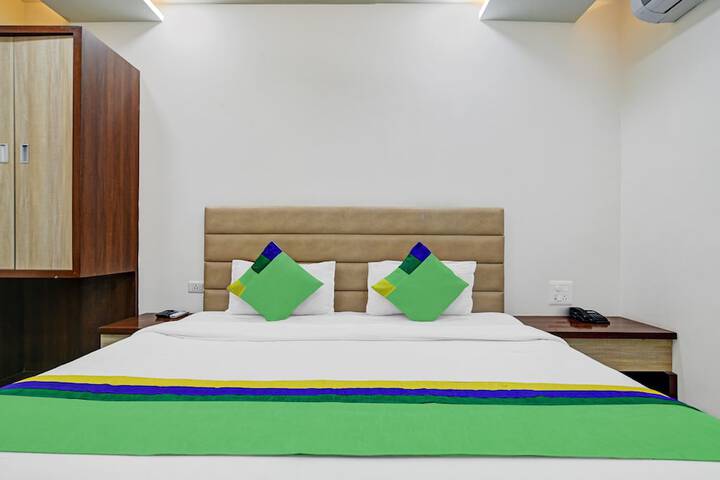 Room 2 of 7