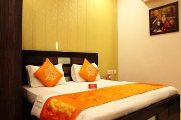 Room 12 of 23