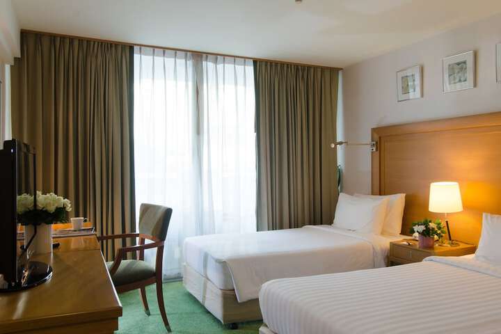 Room 3 of 62
