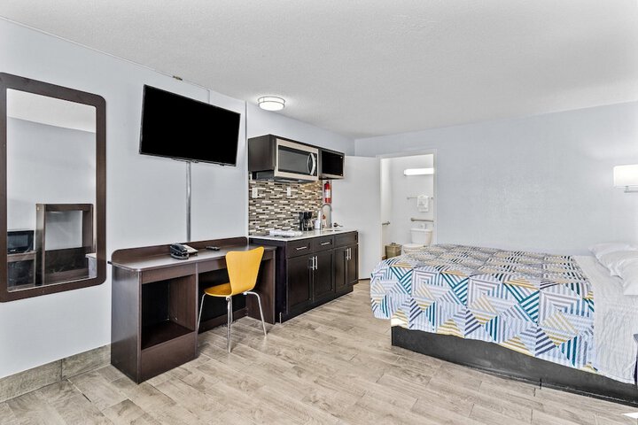 1 King Bed Kitchen (11 of 20)