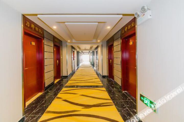 Hotel Interior 7 of 19