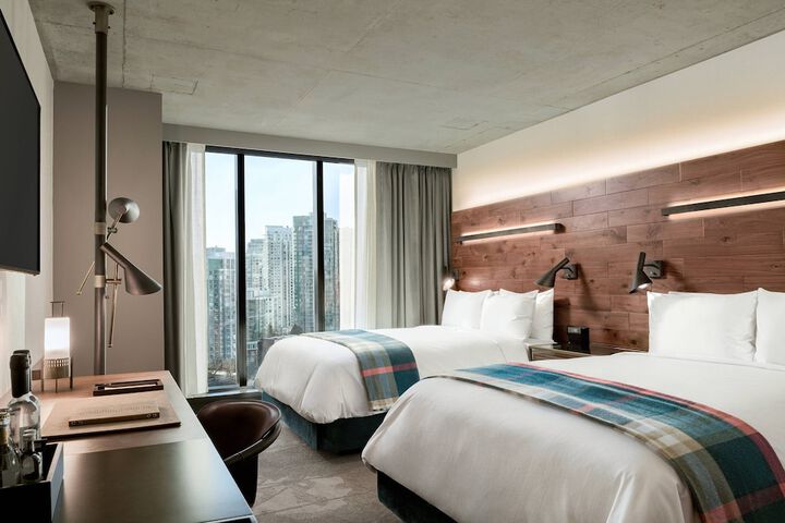 Room 27 of 103