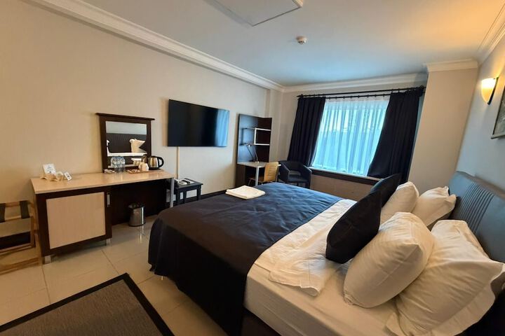 Room 37 of 94