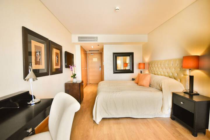 Room 9 of 71