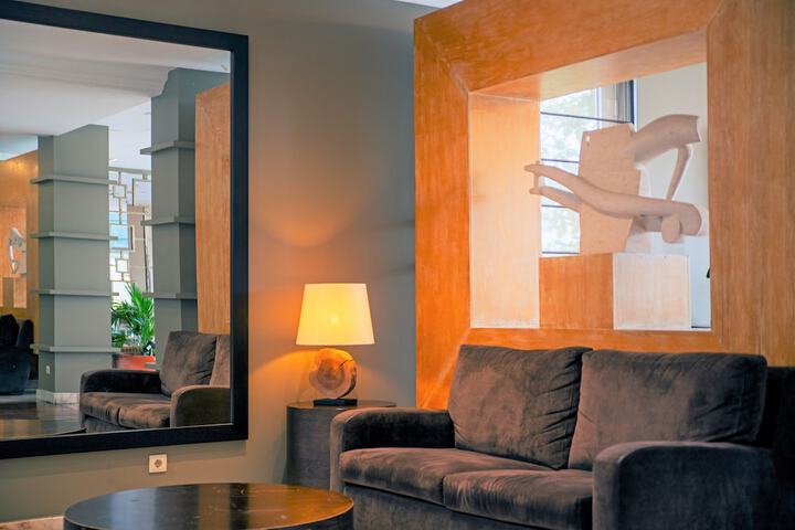 Lounge 63 of 72