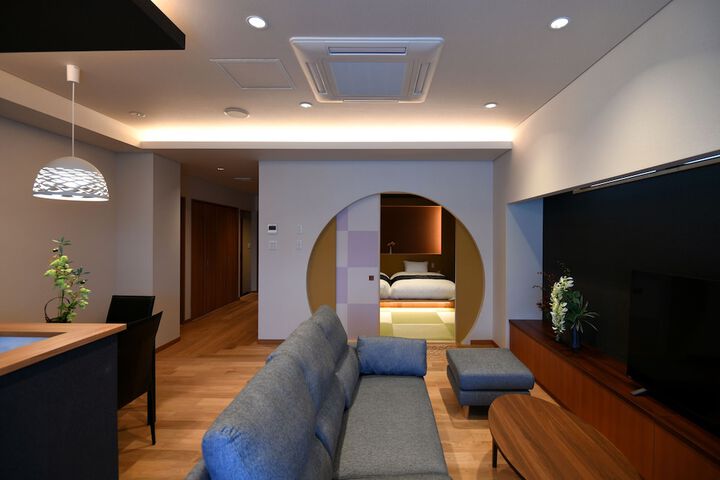 Room 17 of 114