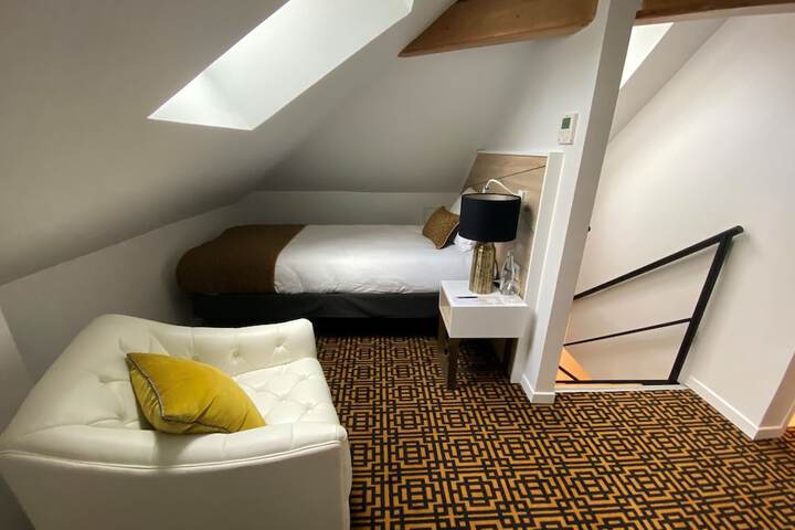 Room 3 of 39