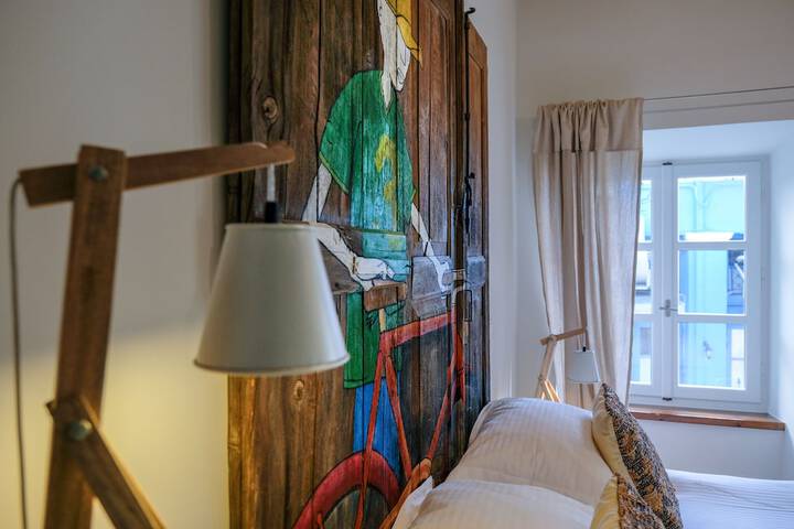 Room 35 of 111