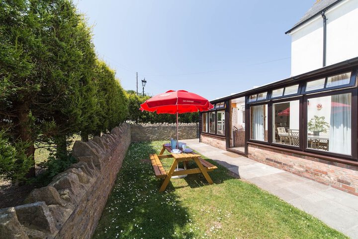 Terrace/Patio 100 of 150