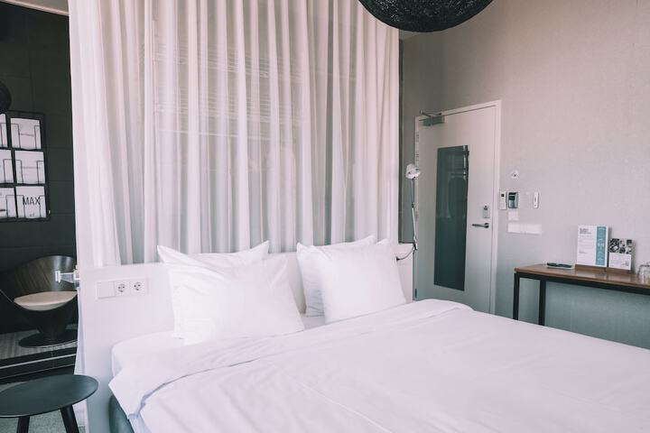 Room 18 of 51