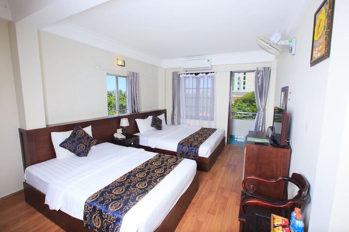 Room 9 of 27