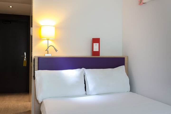 Room 10 of 66