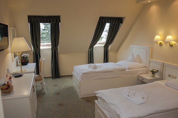 Room 6 of 69