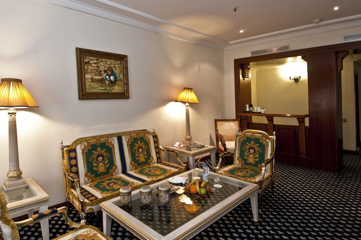 Room 40 of 86