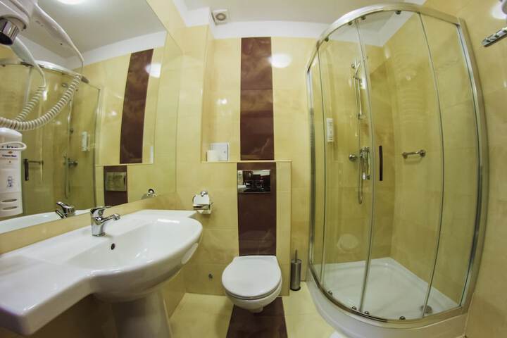 Room 15 of 31