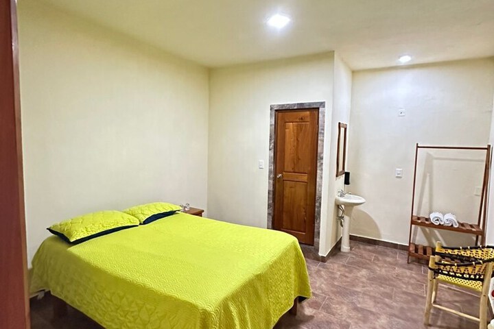 Room 17 of 38