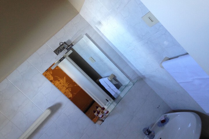 Room 18 of 35