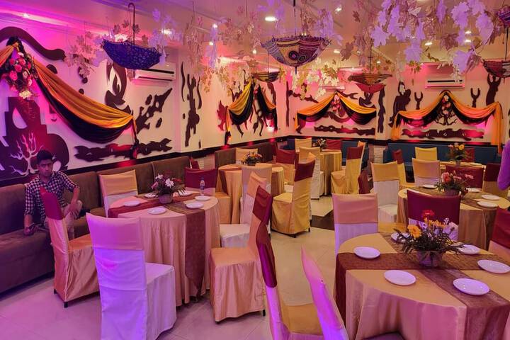 Ballroom/Hall 18 of 28