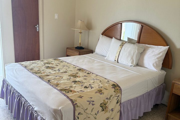 Room 12 of 36