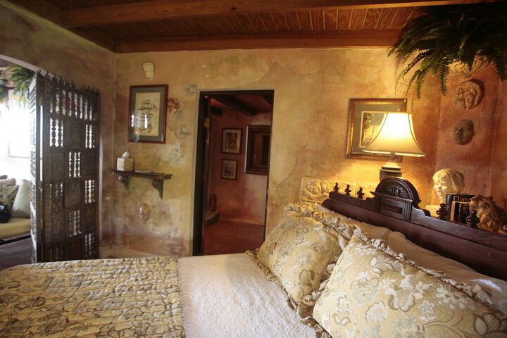 Room 3 of 132