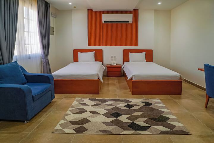 Room 28 of 47