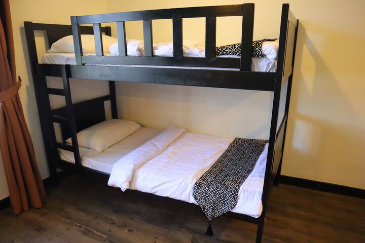 Room 7 of 79